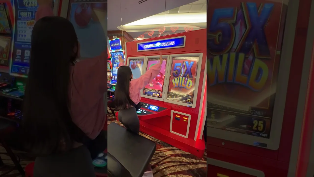 Colossal Diamonds: Simple Spins Lead to a Big Casino Win!
